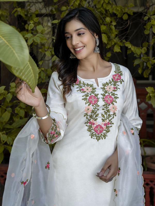 VP 9617 Women Silk Blend Kurta Pant Dupatta Set